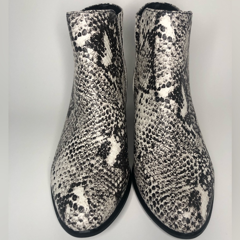 Union Bay Faux Snake Print Almond Toe Black and White Slip On Boot Size 6M NWT